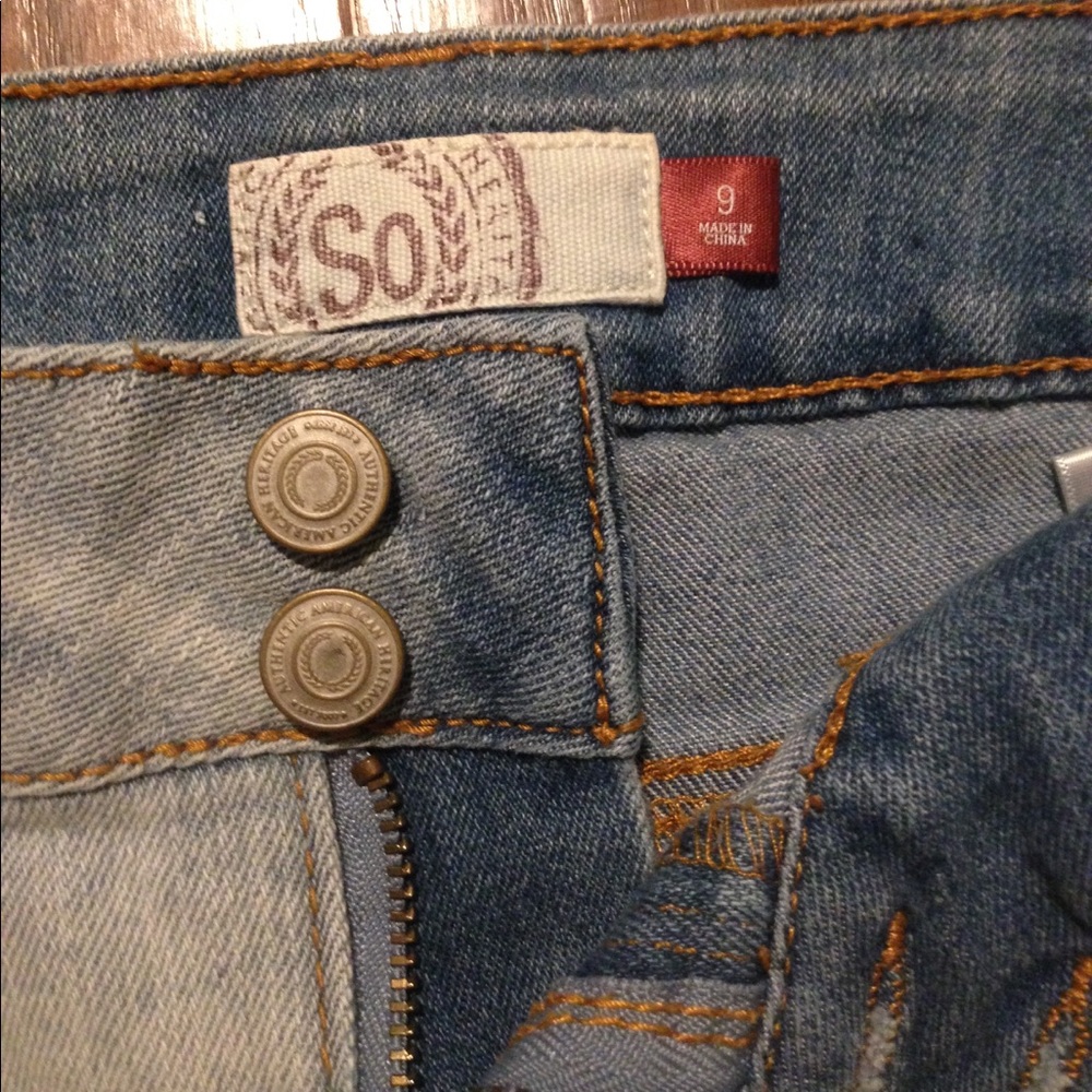 SO Jean Shorts - Picture 2 of 3